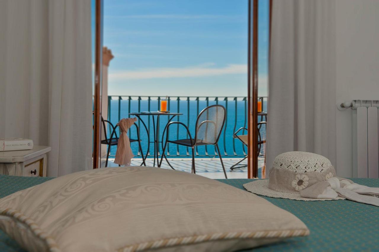 Hotel Il Gabbiano Positano Exterior foto