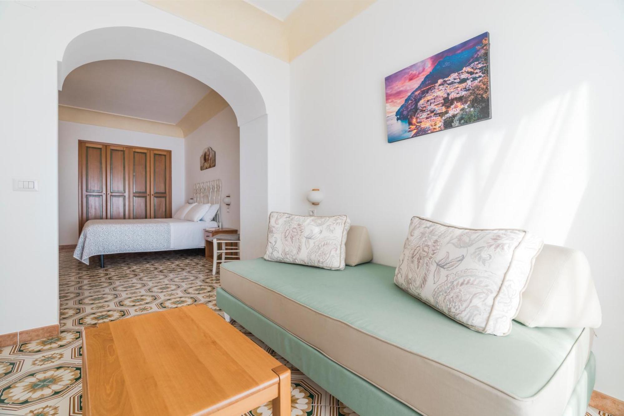 Hotel Il Gabbiano Positano Exterior foto