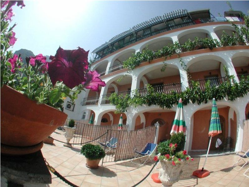 Hotel Il Gabbiano Positano Exterior foto