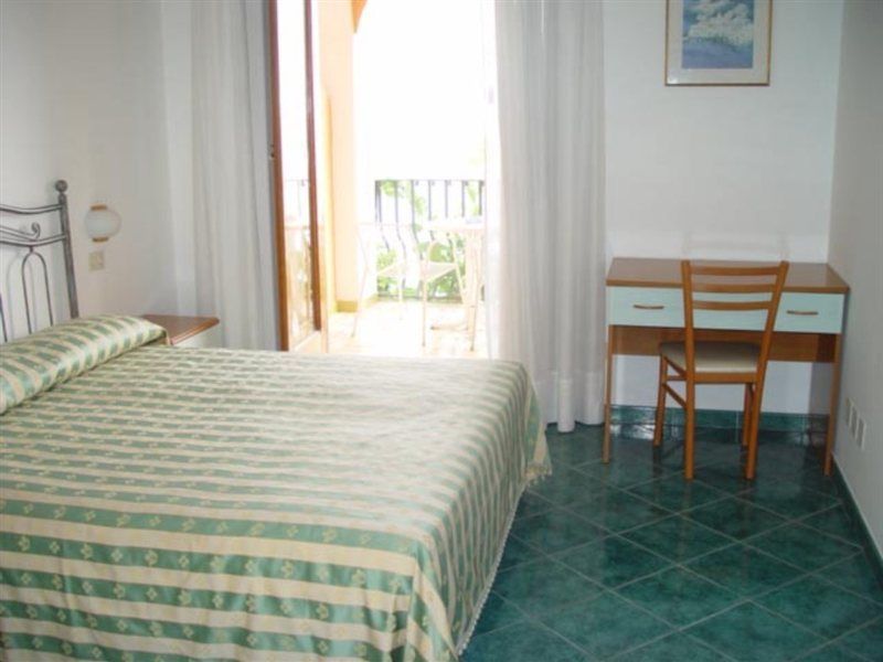 Hotel Il Gabbiano Positano Exterior foto